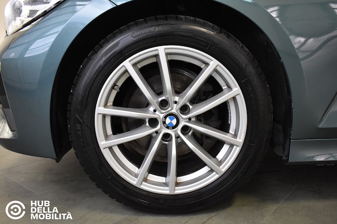 BMW 318d 48V Touring Business Advantage